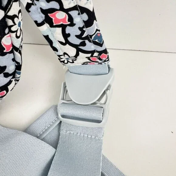 NWT Vera Bradley Essential Sling Backpack Lisbon Medallion NWT - Picture 3 of 9